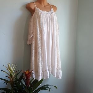 Cold shoulder boho dress with lace